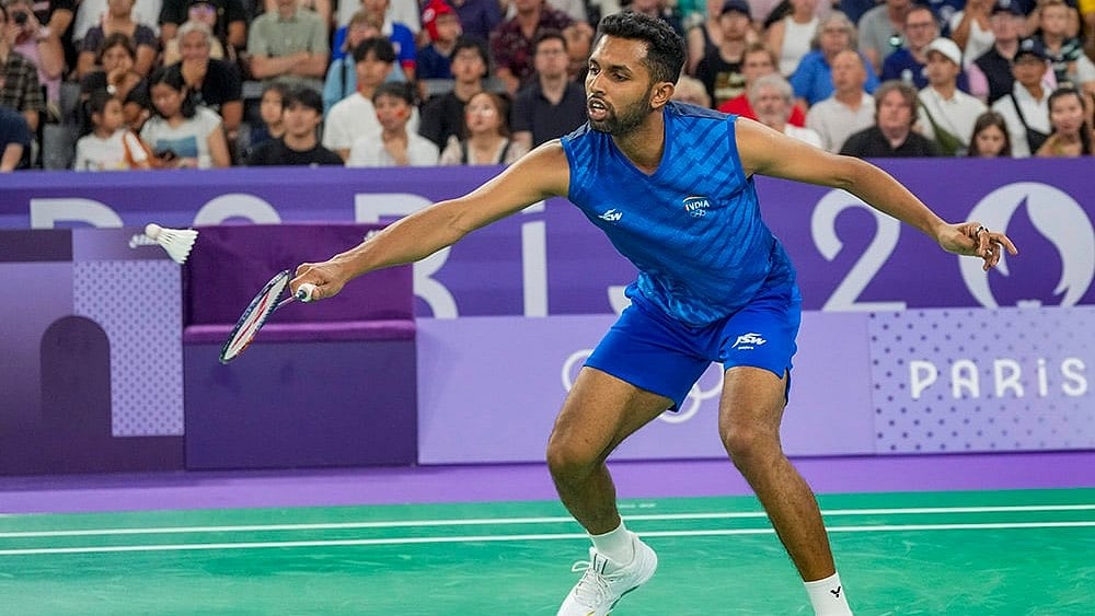 HS Prannoy returns to compatriot Lakshya Sen  - | Photo: PTI/Ravi Choudhary